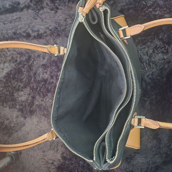 Jones New York Black and Tan Tote with Structured Design - Picture 4 of 12